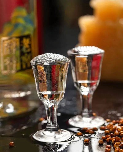 白酒品鉴指南：从观色到闻香的科学方法