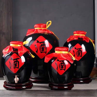 白酒行业深度调整：头部品牌稳进，创新与国际化成新趋势